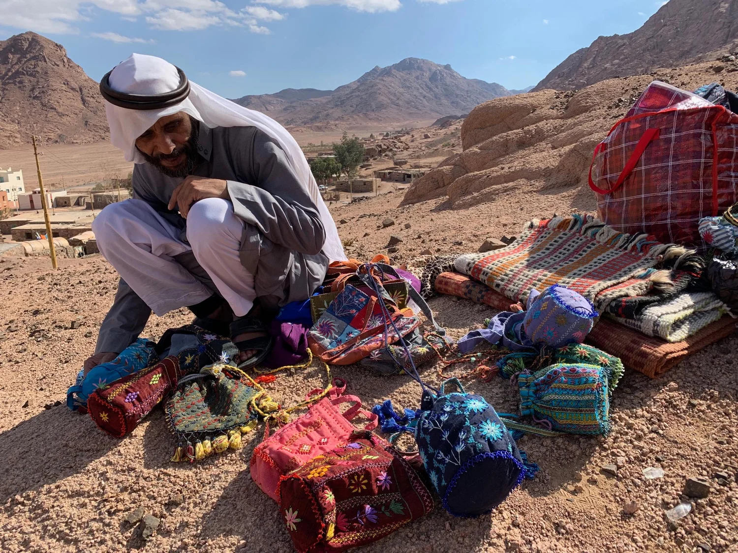 Exploring Egyptian Luxury: Handmade Fashion and Accessories